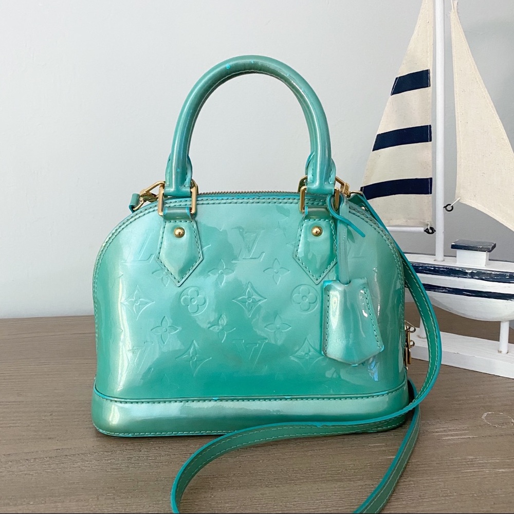 ✨💎ALMA BB💎✨ Auth Louis Vuitton Vernis Crossbody - Picture 2 of 9